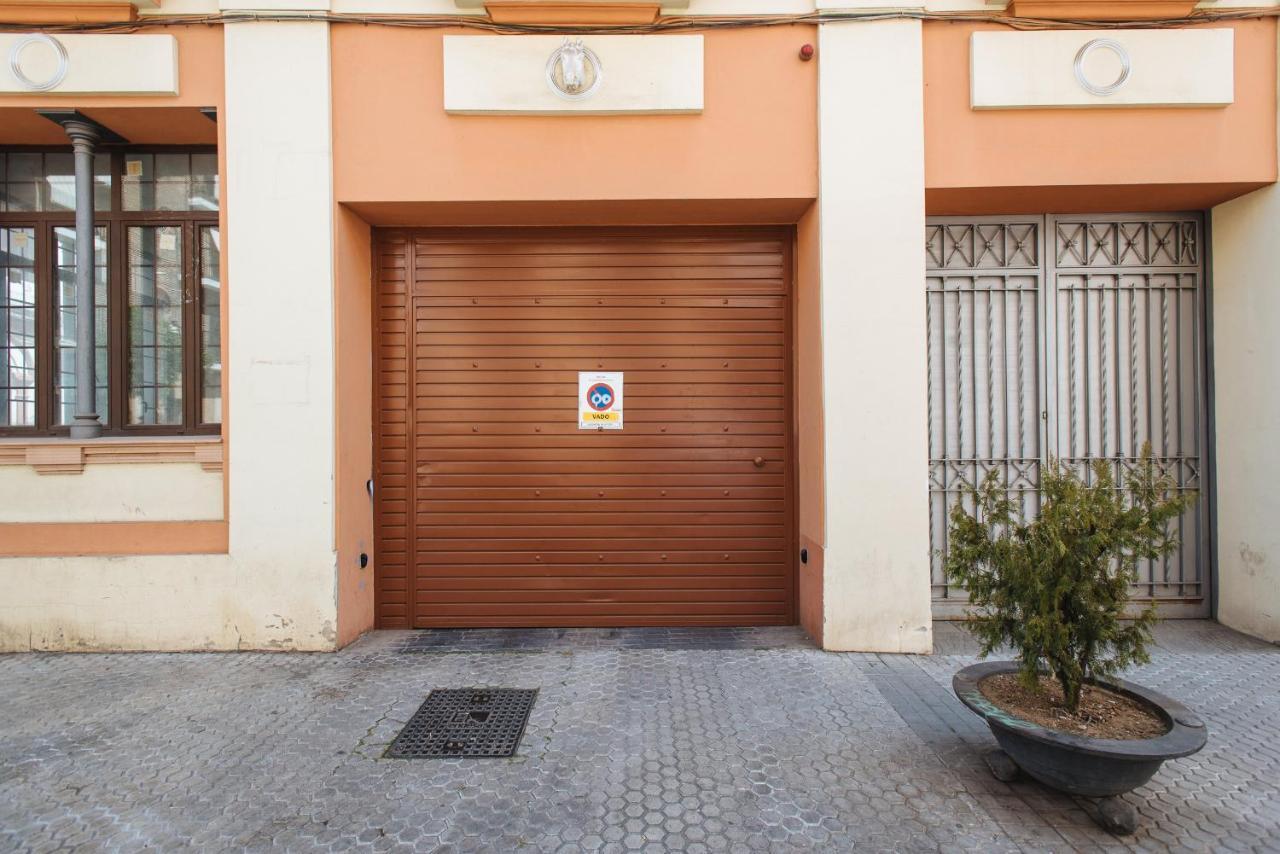Puerta Real - Free Parking